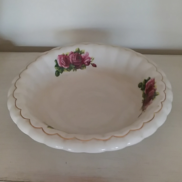 Pretty  Pitcher and  Wash Bowl. - Picture 4 of 6